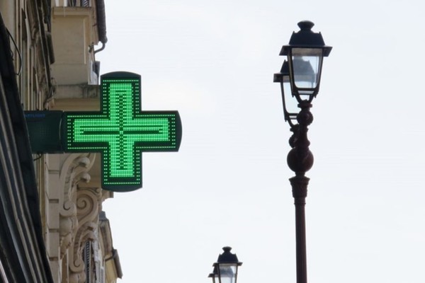 Covid-19 : les pharmacies autorisées ....